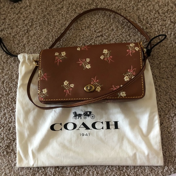 Coach - Picture 7 of 7